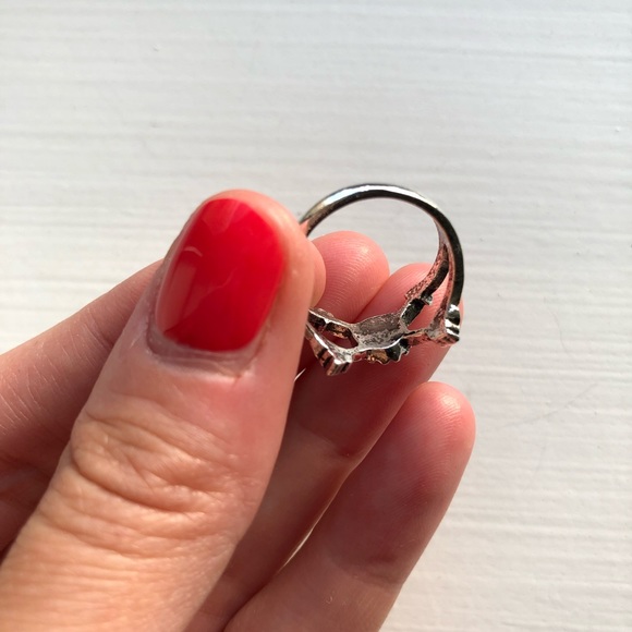 Boho tarnished silver & turquoise arrow ring - Picture 5 of 7